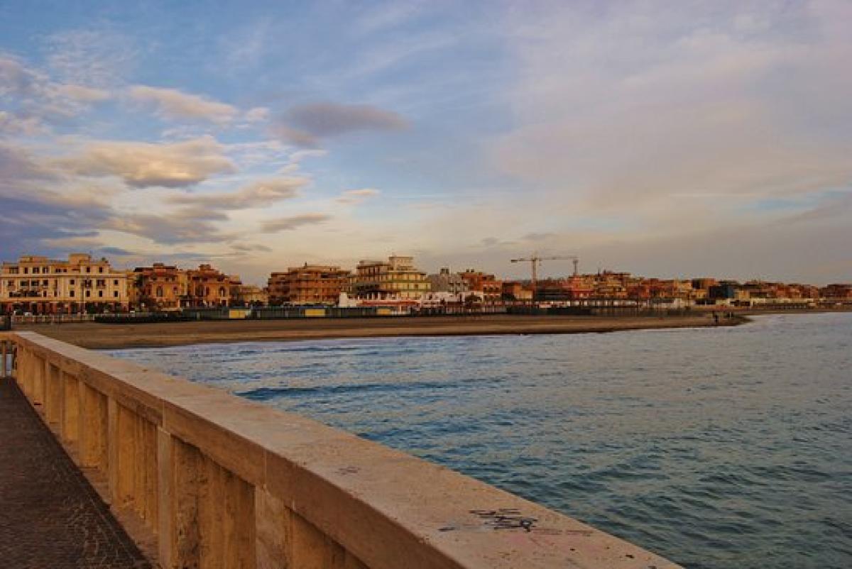 Spotted: Roma Tre - Università di Roma - Primo giorno di mare per la  borraccia ad Ostia Beach